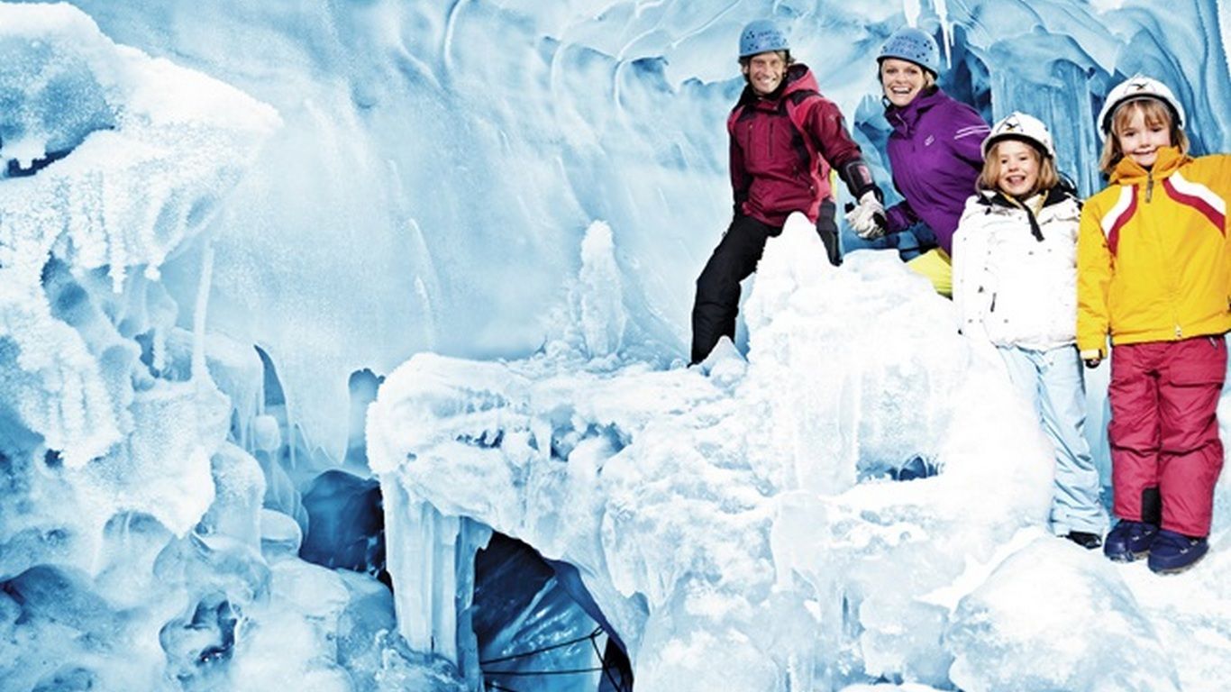 Lyžovačku na Tuxu zpestří návštěva ledového paláce