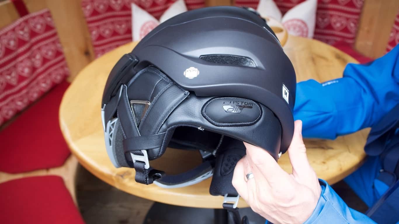 Helma s visorem. Řešení (nejen) pro lyžaře s dioptriemi