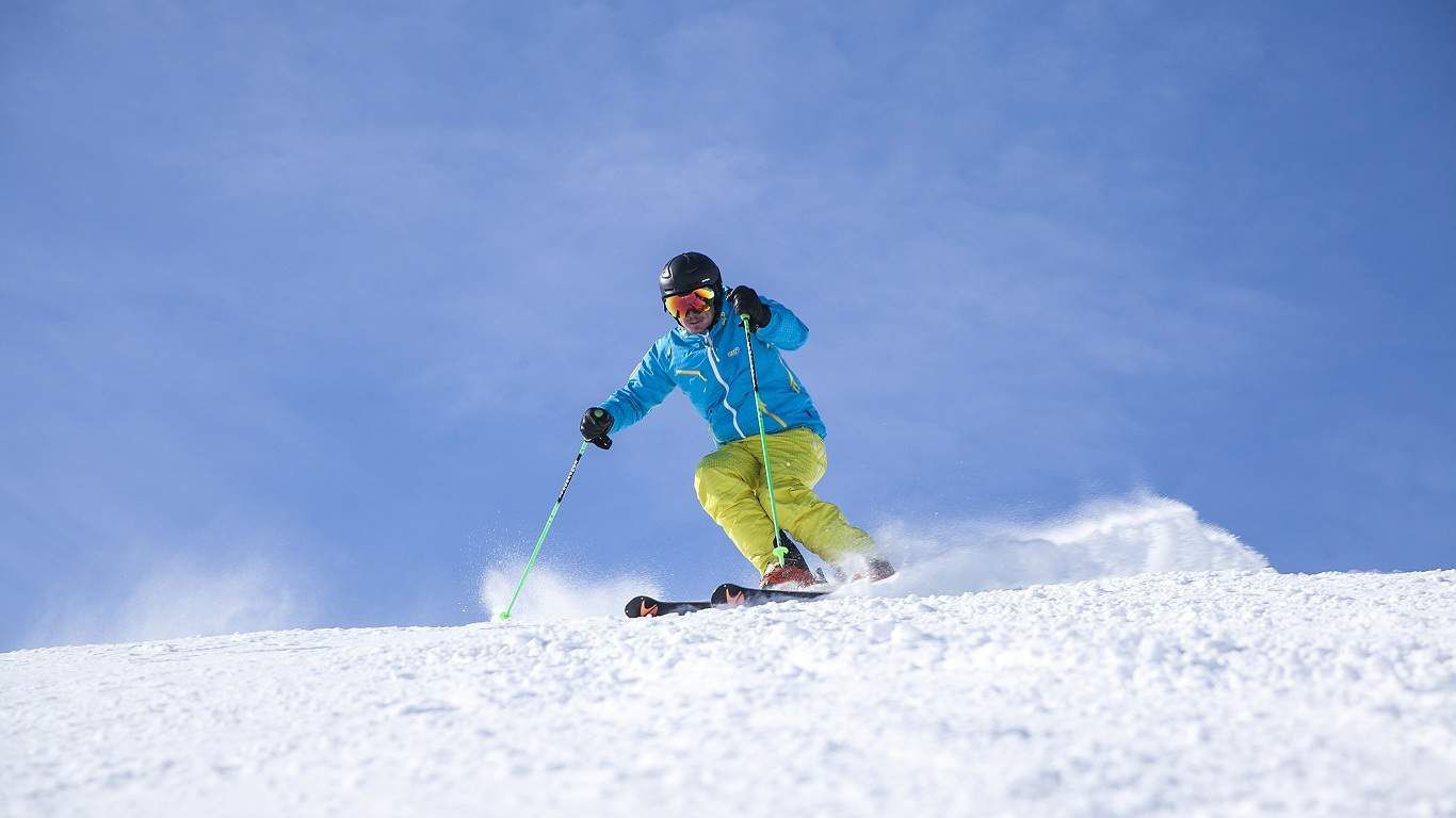 Potřebujeme na lyže či snowboard chránič páteře?