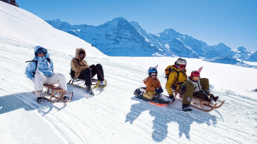 Na švýcarské hoře Jungfrau vás bude zima bavit