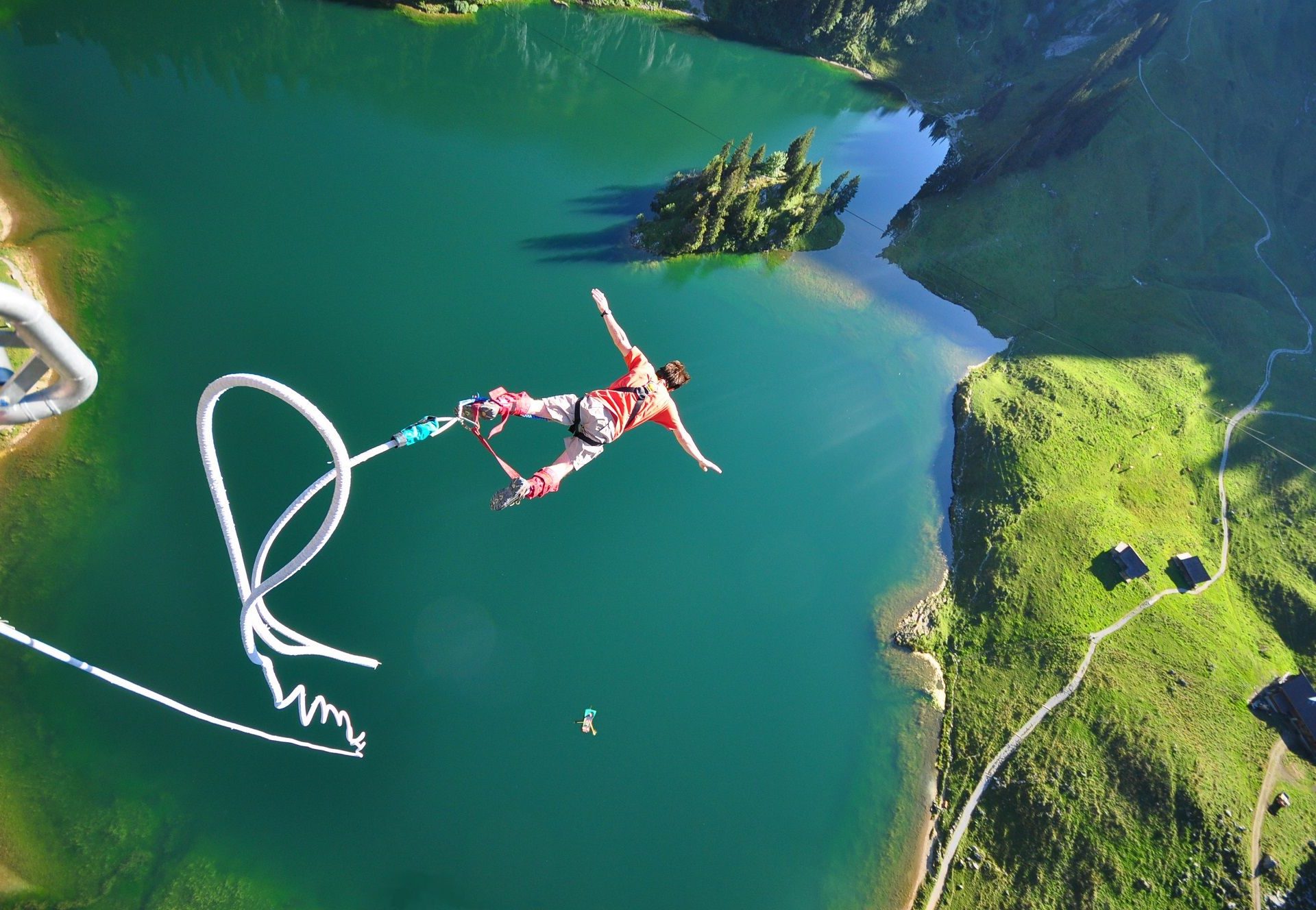 Interlaken. Kombinace poklidného golfu a adrenalinových zážitků