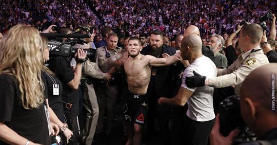 Bitva McGregor versus Nurmagomedov skončila skandálem