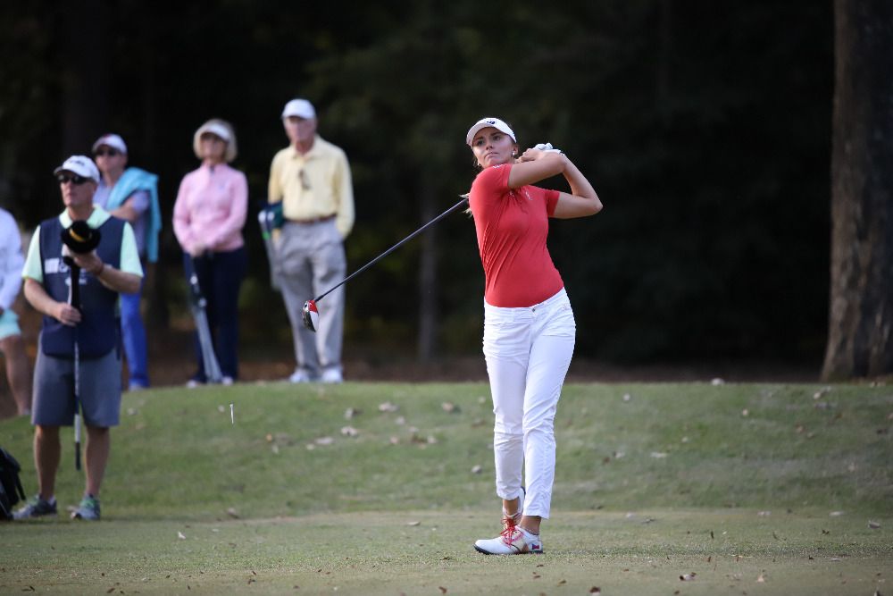 Pivo, škvarky, koloběžka. Oslavy zisku karty na LPGA v podání Kláry Spilkové