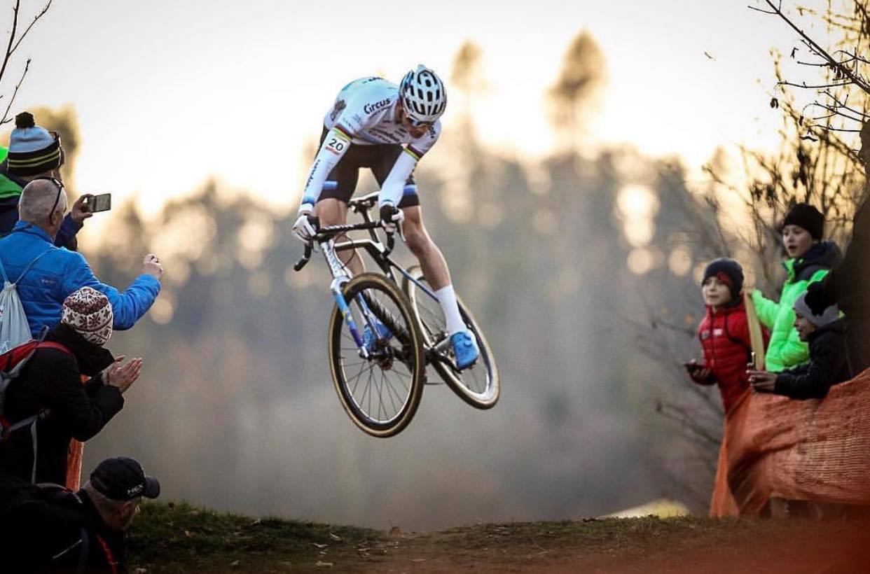 Nástup cyklistického mládí. Van der Poel je novou hvězdou pelotonu