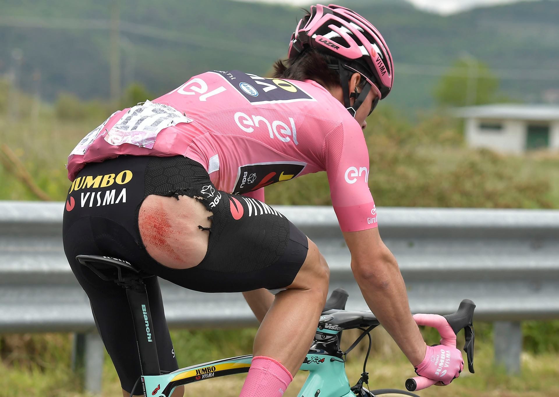 Giro 2019: zkáza Dumoulina, málem i Rogliče, smršť v pořadí i dopingový stín