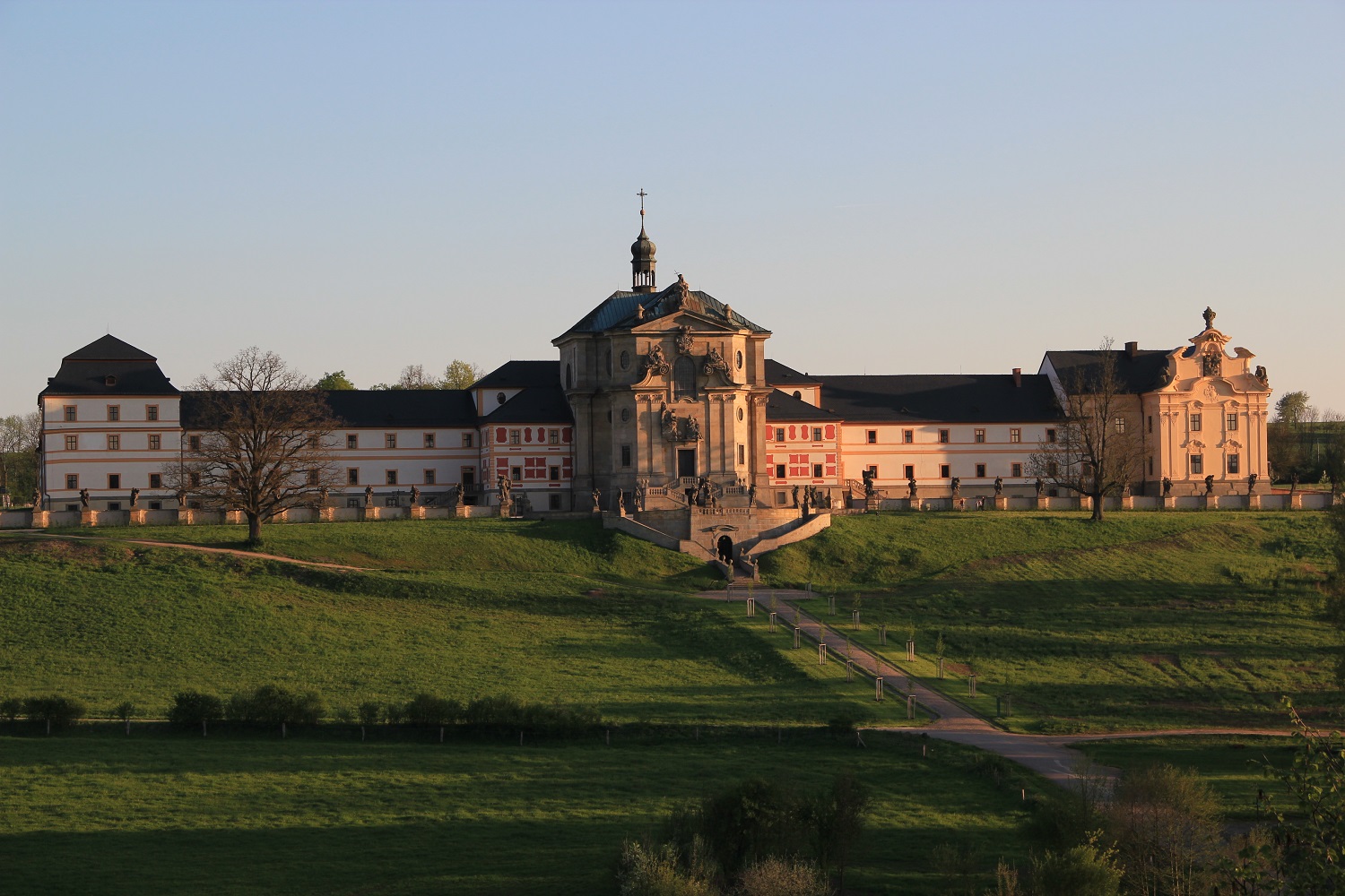 Na kole za barokem východních Čech a unikátní ukázkou vojenské architektury