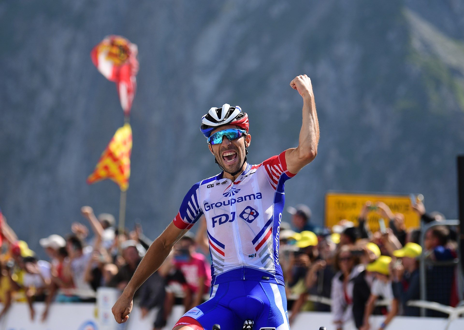 Tourmalet rozbil peloton Tour de France, opět slaví Alaphilippe