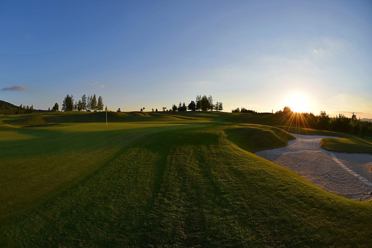 Golf Sokolov. Hřiště vzniklé v bývalé důlní krajině