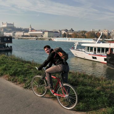 Na kole po stopách bývalé železné opony v Bratislavě