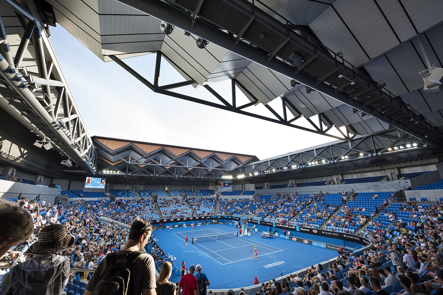 Navrátilová a McEnroe nechtějí, aby tenisová aréna nesla jméno Margaret Courtové