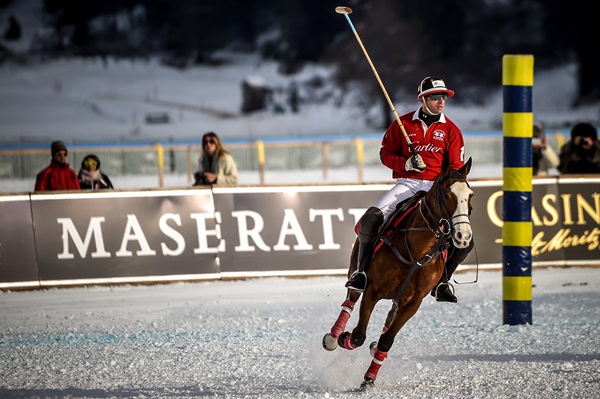 Koňské pólo na sněhu, adrenalinový sport pro mistry řemesla