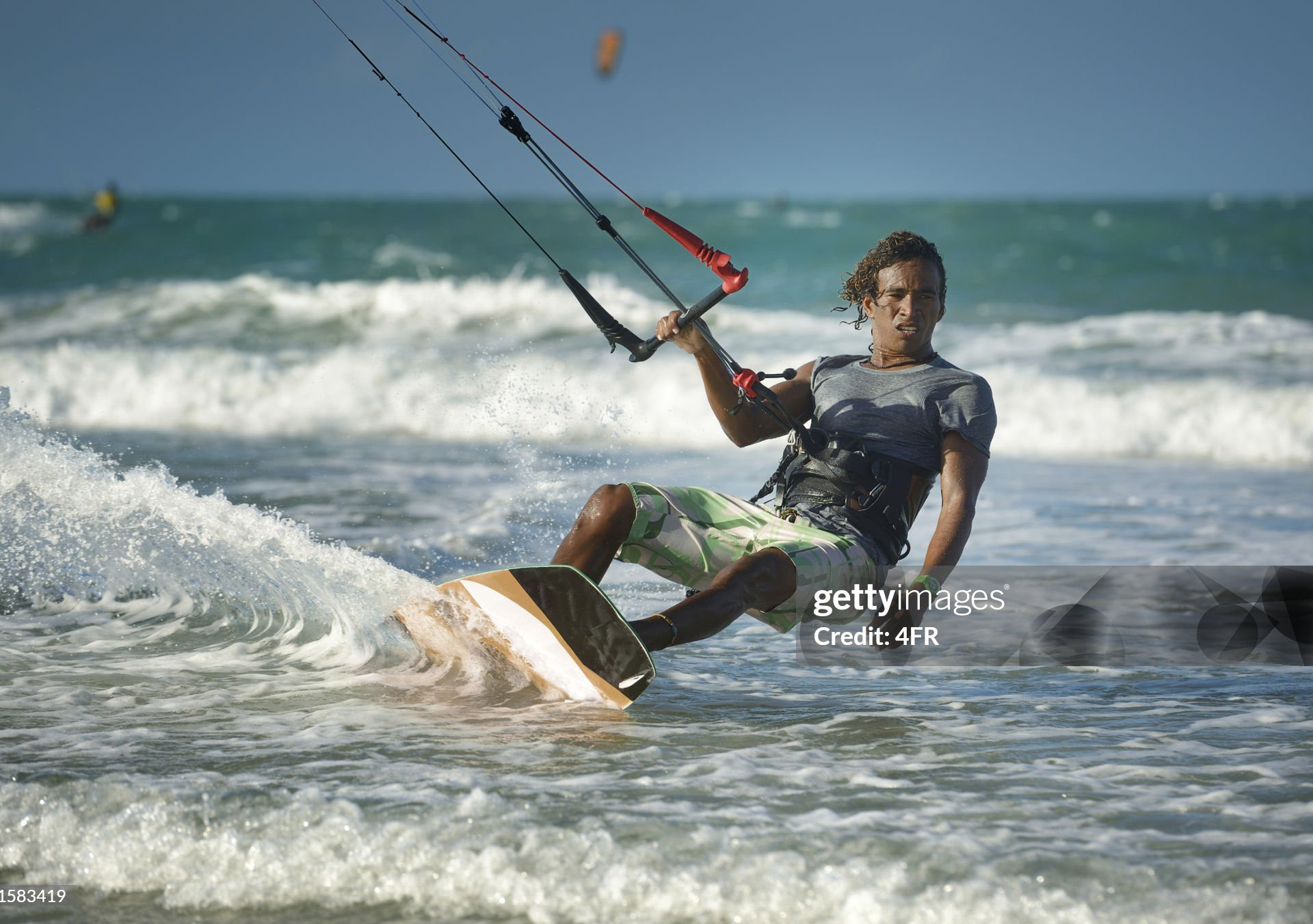 Nejextrémnější místa pro kitesurfing: Kde adrenalin naráží na divokou přírodu?